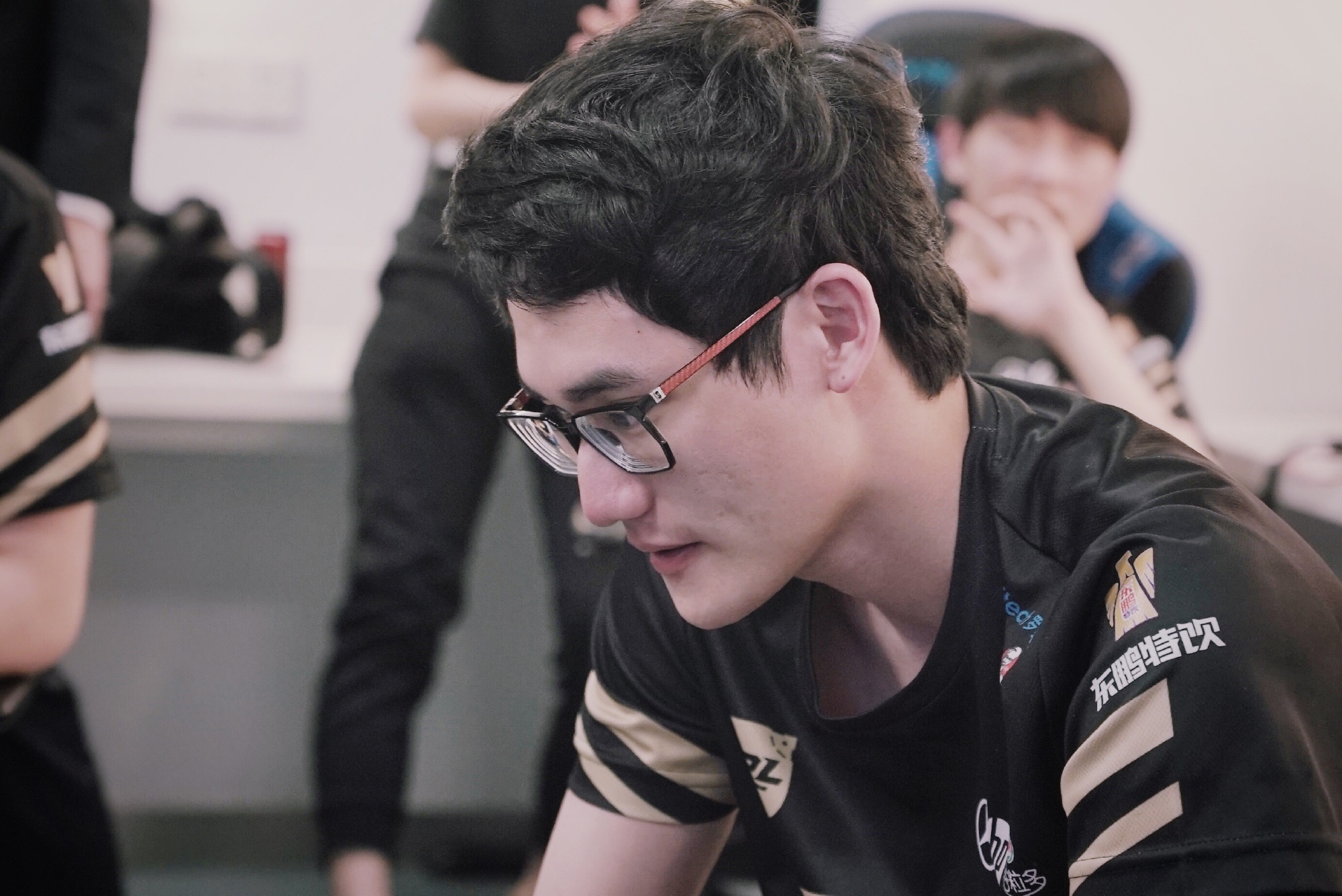 Karsa新星战术调整表现突出,RNG前途光明!上演精彩一战的简单介绍 Karsa新星战术调整表现突出,RNG前途光明!上演精彩一战的简单介绍