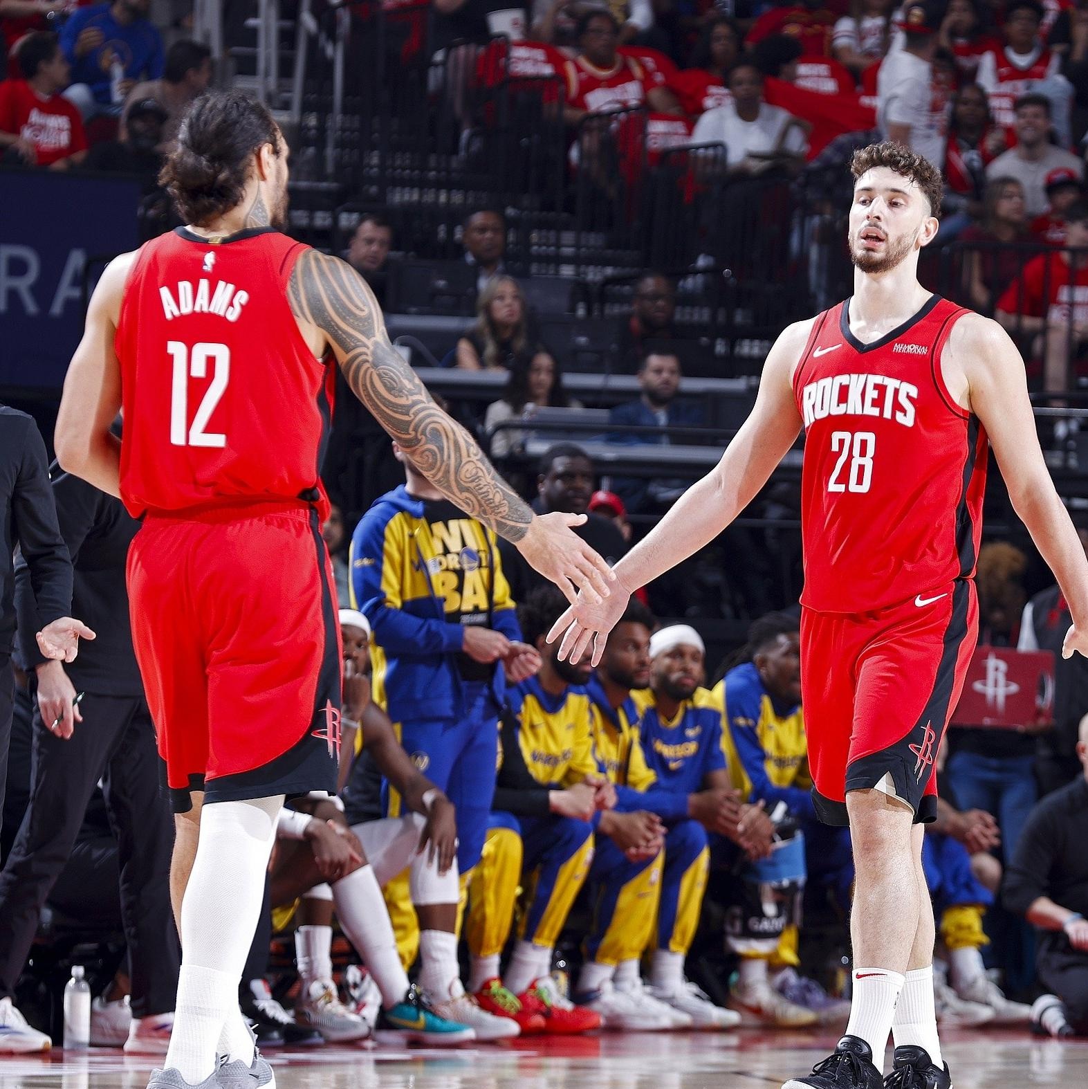 清晨体能课后，休斯敦火箭绝杀压哨备战NBA季后赛，目标明确，更衣室氛围转暖的简单介绍