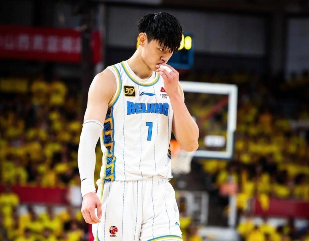 关于转会期布鲁克林篮网调整名单以备CBA季后赛，临场应变环节打磨，态度坚定，身体对抗强度拉满的信息