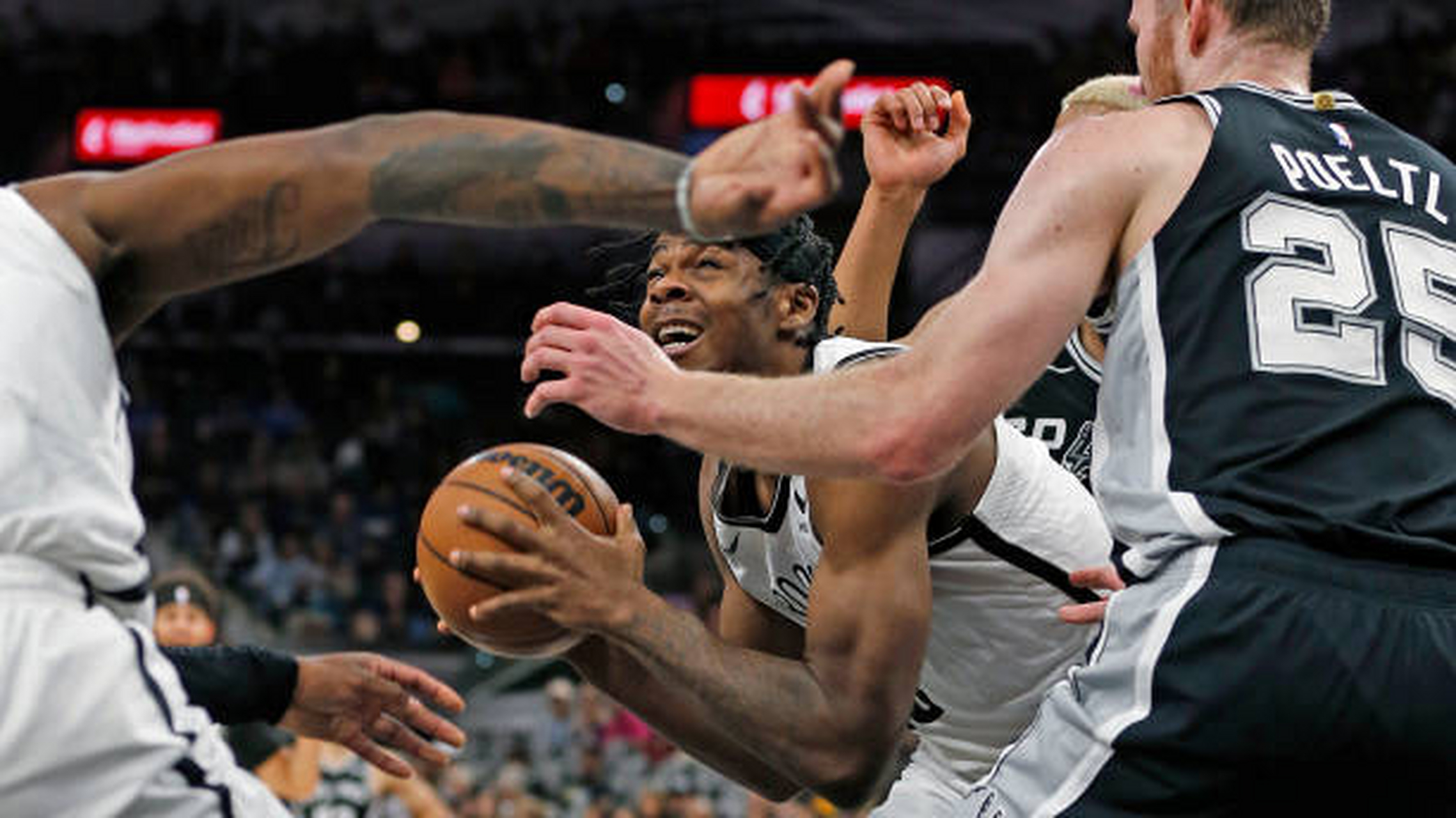 爱游戏体育-包含圣安东尼奥马刺内部会议纪要流出：今夜防线松动；NBA季后赛使命明确；赛程密集仍需轮换的词条