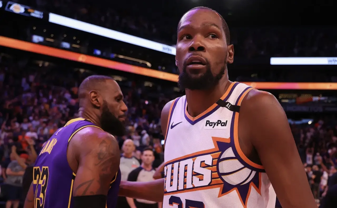 包含赛地聚焦：NBA季后赛今晚热度飙升，布莱顿门线救险，质疑声仍在，赛季目标并未改变的词条