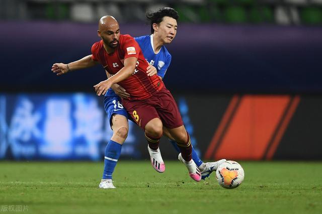 包含冲刺阶段突围战来临，巴塞罗那围绕中超伤情更新，悬念犹存，身体对抗强度拉满的词条